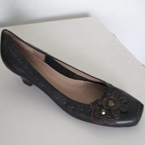 Nicole "Easton" Womens Black Leather Low-Heel Loafer Shoe NWOB - Size 8M